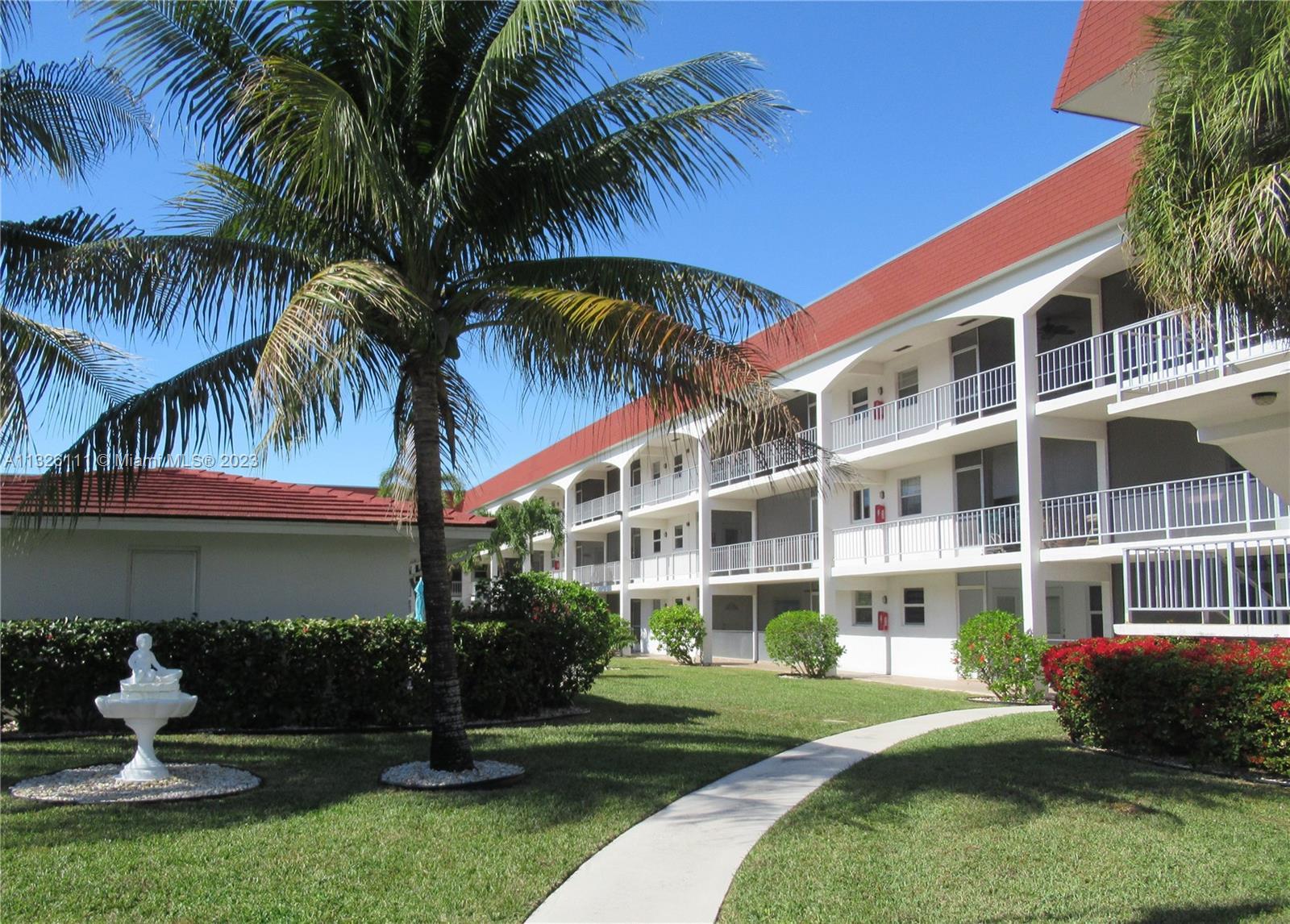 MOVE-IN READY, RENOVATED 2 bedrooms / 2 bathrooms ground floor unit with screened porch. Hurricane w