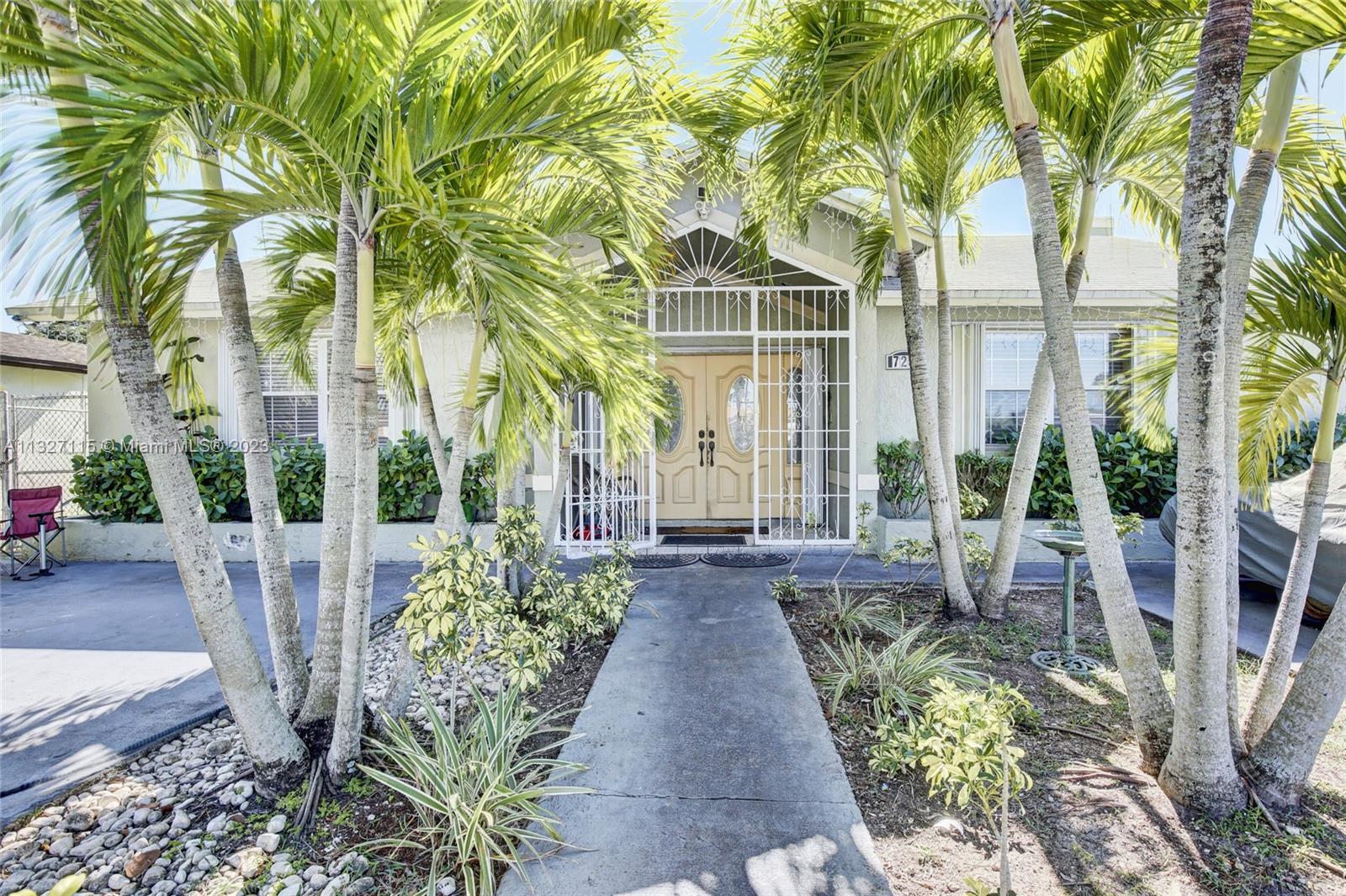 Photo of 725 NW 10th St in Florida City, FL