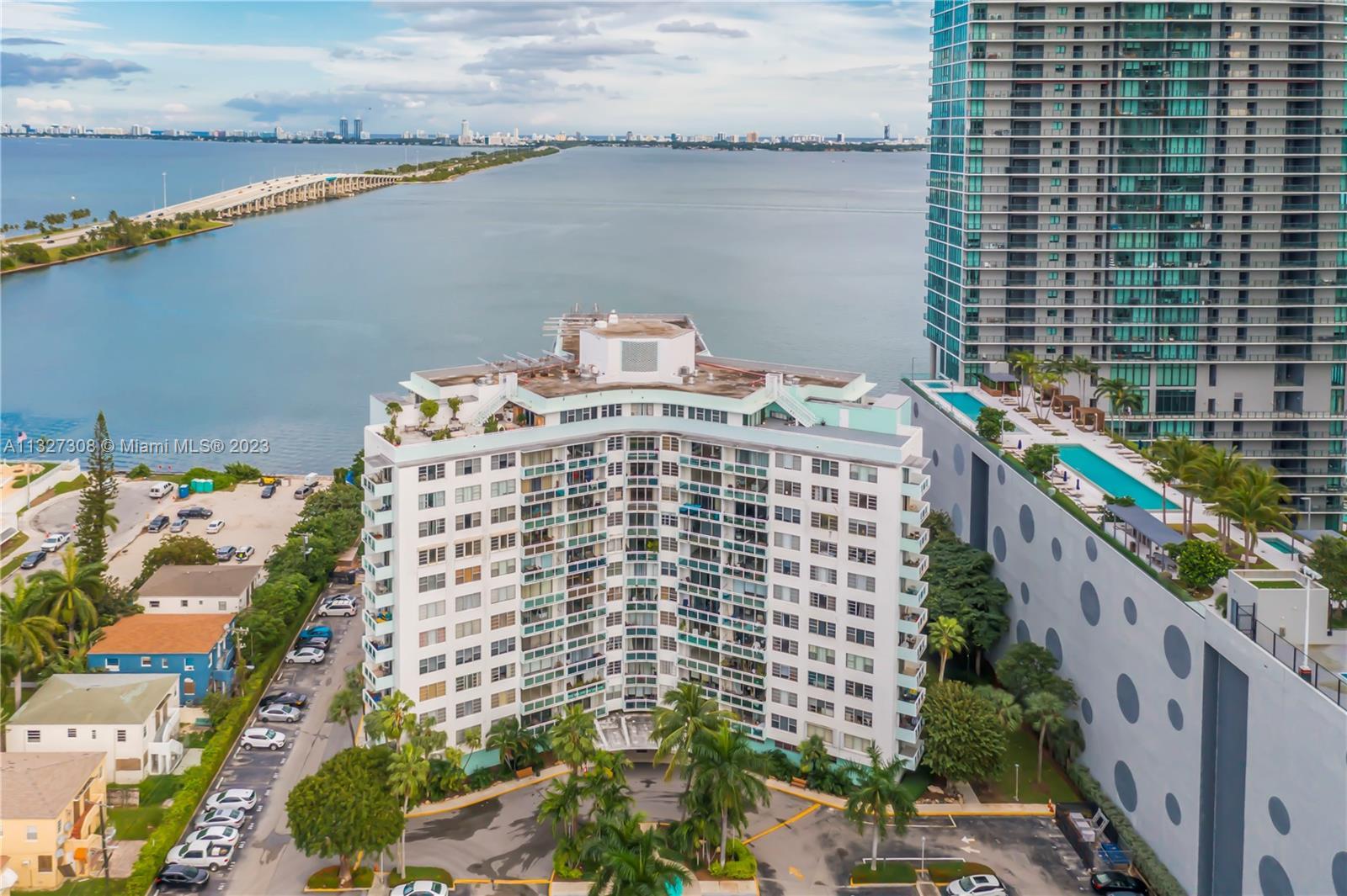 Amazing Biscayne Bay views. Building has great amenities: headed pool, tennis court, exercise rooms,