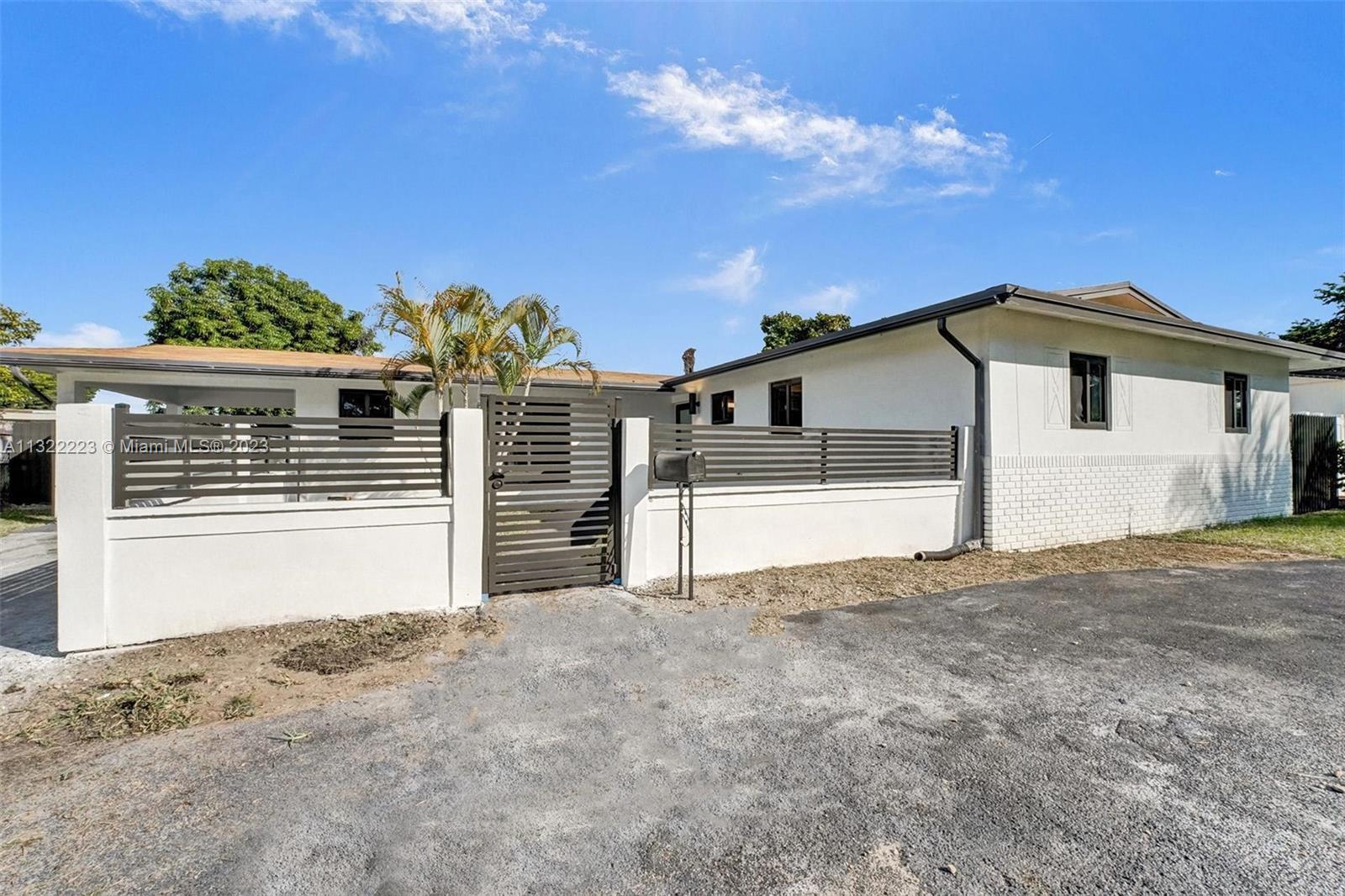 Photo of 4829 NW 5th Ct in Plantation, FL