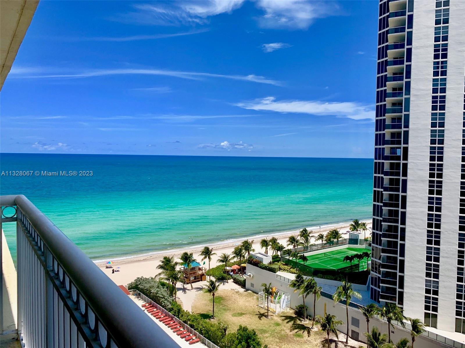 Beautiful, direct oceanfront apt. Building located close to all shopping, entertainment, and much mo