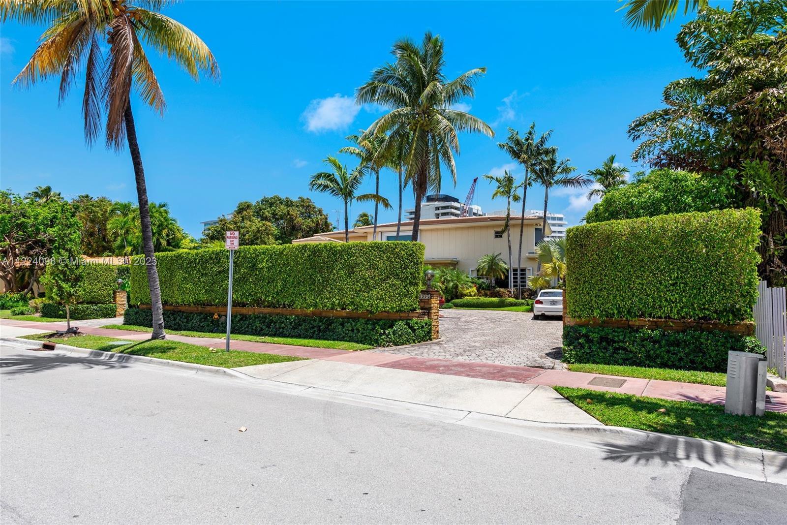 Photo of 2995 Flamingo Dr in Miami Beach, FL