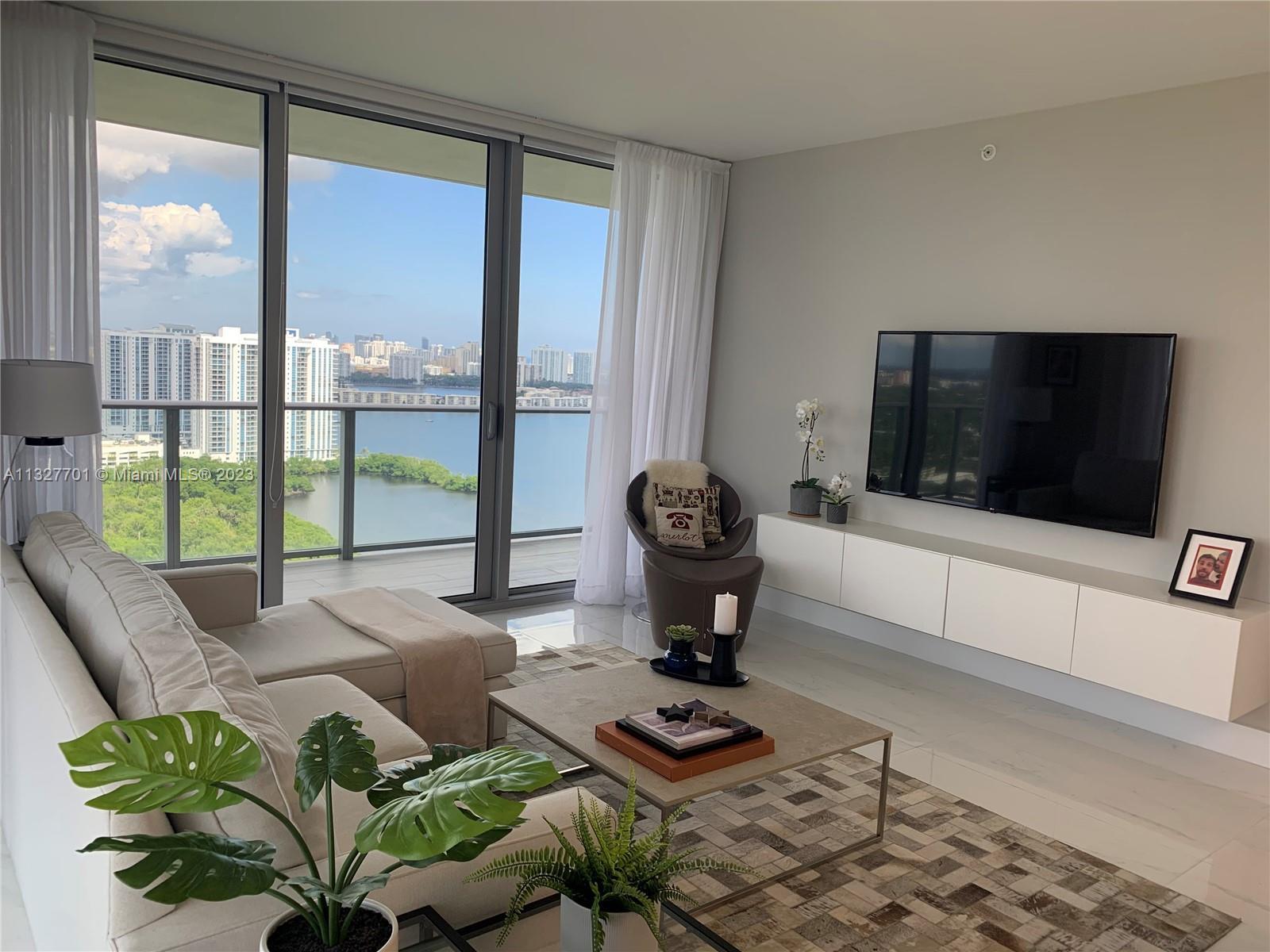 Photo of 16385 Biscayne Blvd #2801 in North Miami Beach, FL