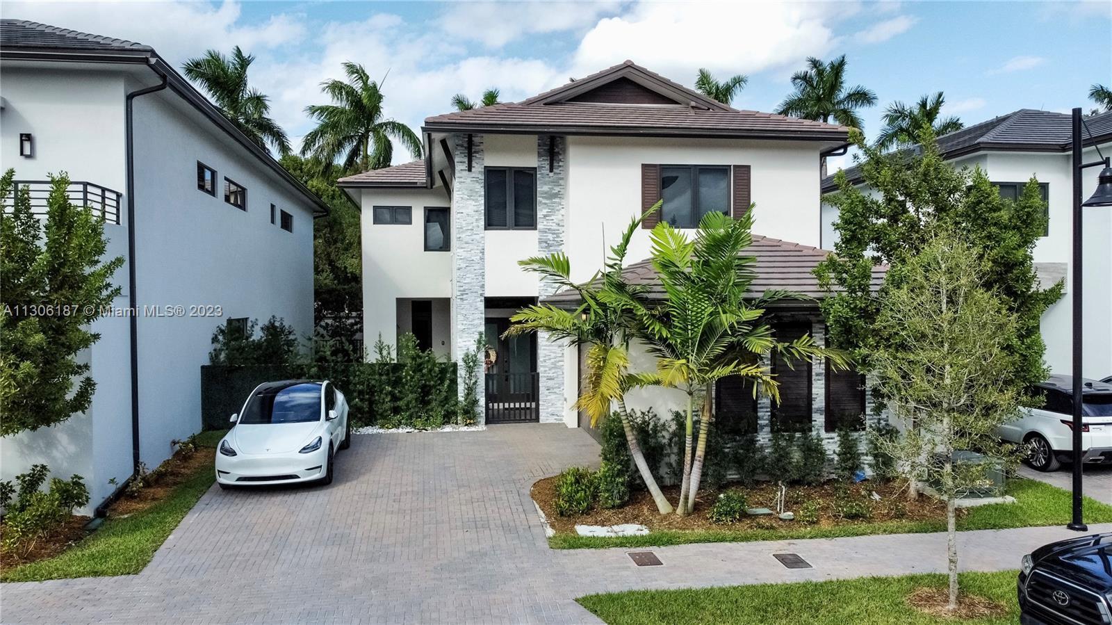 Photo of 8127 NW 48th Ter in Doral, FL