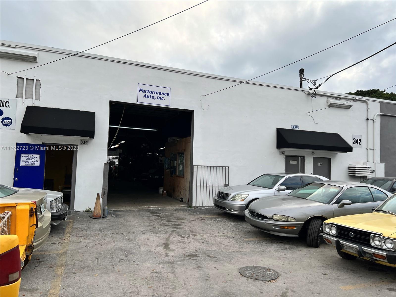 Photo of 330 NW 171st St in North Miami Beach, FL