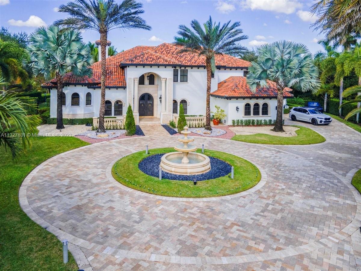 Photo of 12443 Grand Oaks Dr in Davie, FL