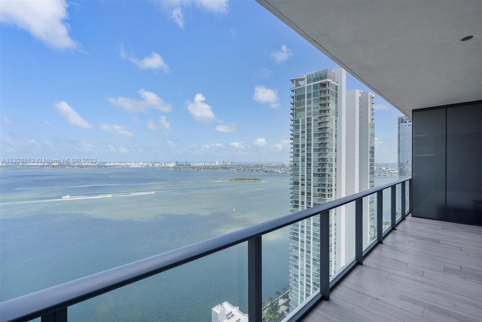Stunning 2 bedroom + Den/ 2 bathrooms unit at Gran Paraiso in Edgewater. Breath taking views to the 