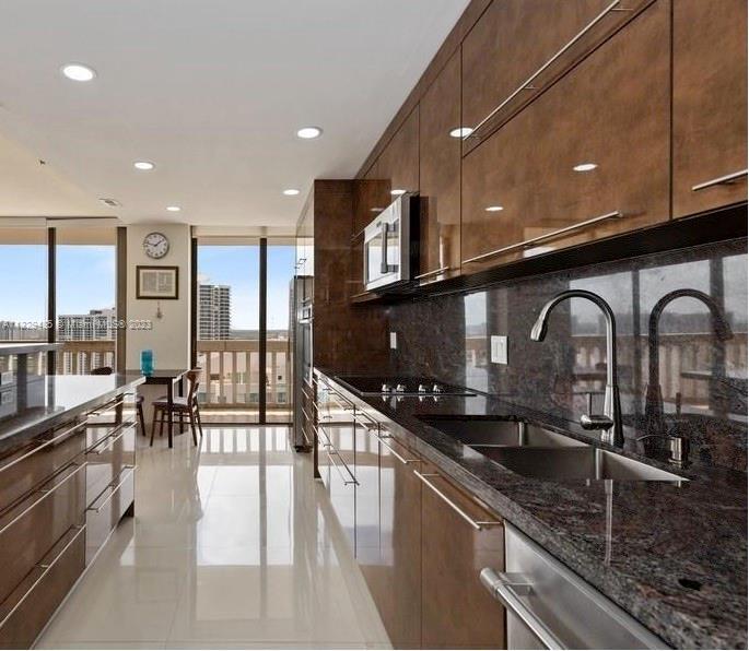 Photo of 19355 Turnberry Wy #27E in Aventura, FL