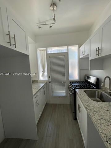 Photo of 4720 Pine Tree Dr #31 in Miami Beach, FL