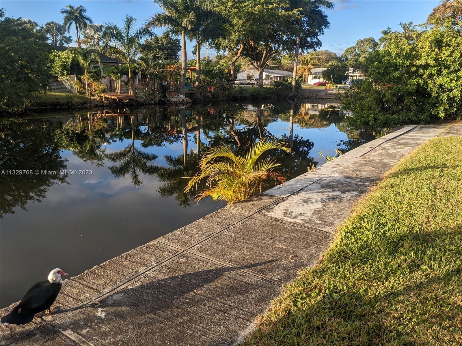 Photo of 305 SW 5th St in Hallandale Beach, FL
