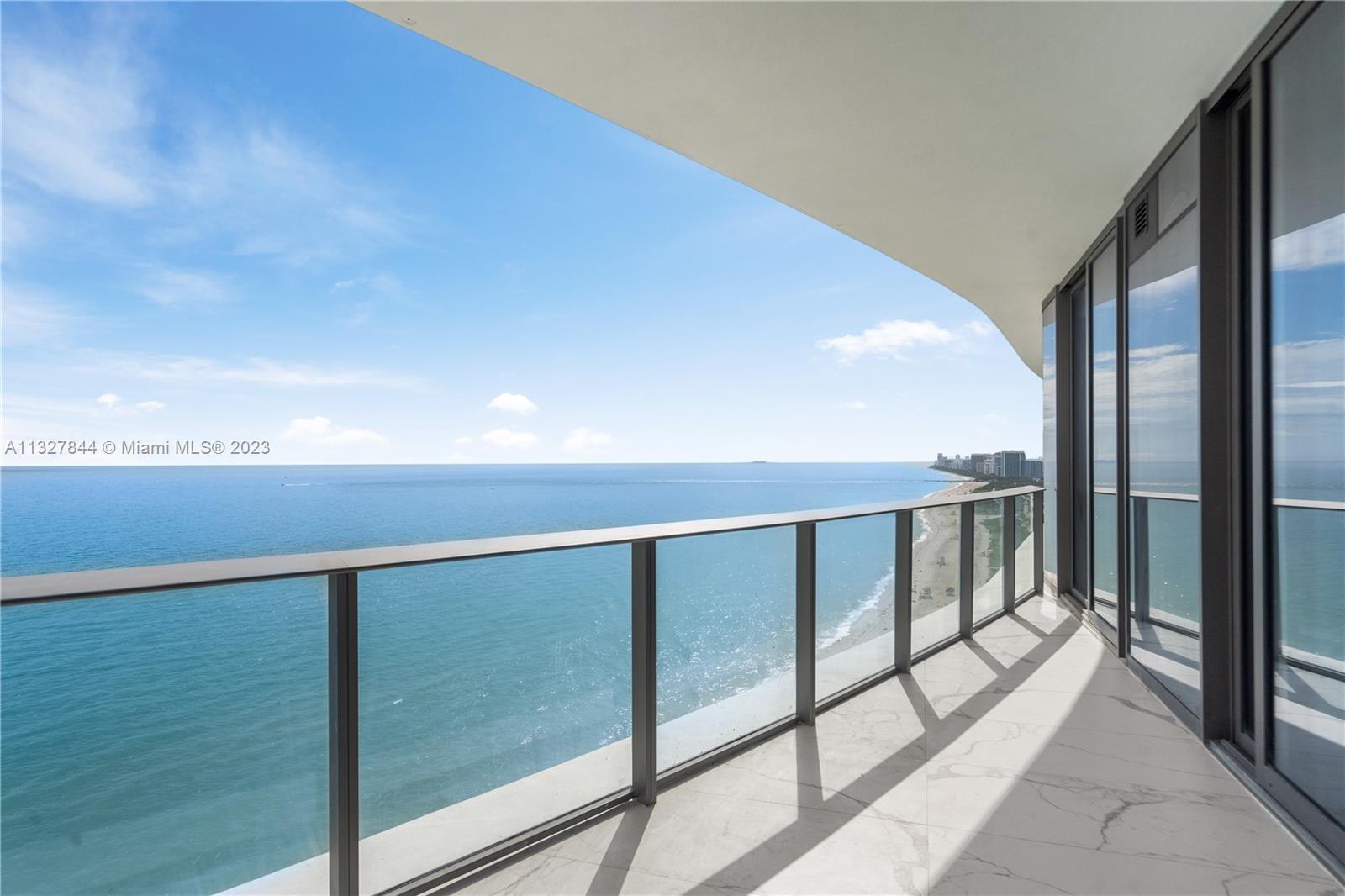 Magnificent luxury residence in the Ritz Carlton in Sunny Isles! Breathtaking ocean and city views, 