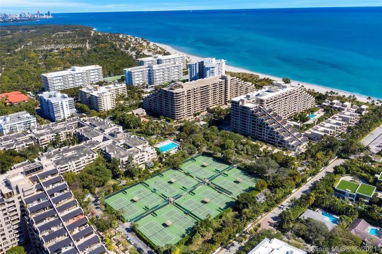 Photo of 141 Crandon Bl #339 in Key Biscayne, FL