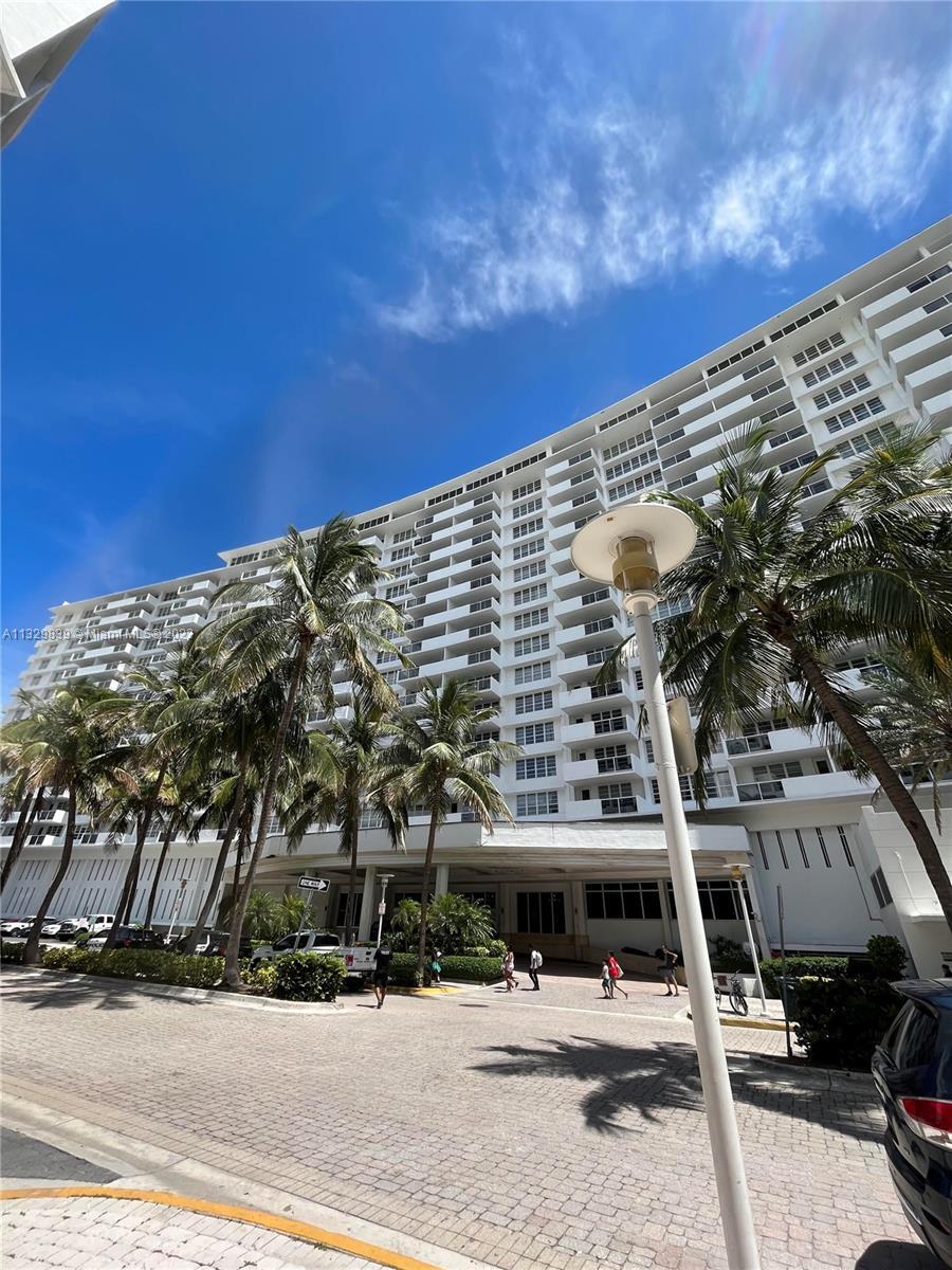 Photo of 100 Lincoln Rd #502 in Miami Beach, FL