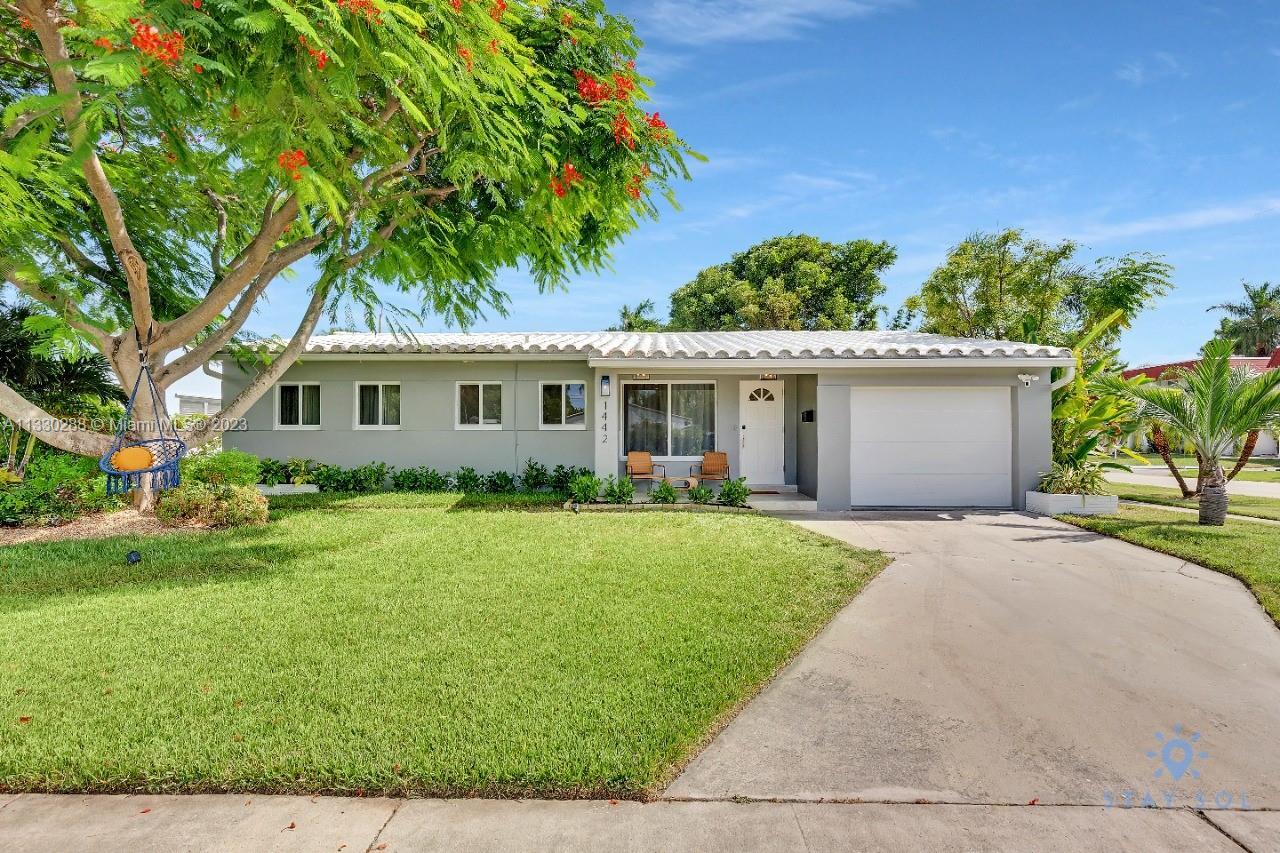 Photo of 1442 Garfield St in Hollywood, FL