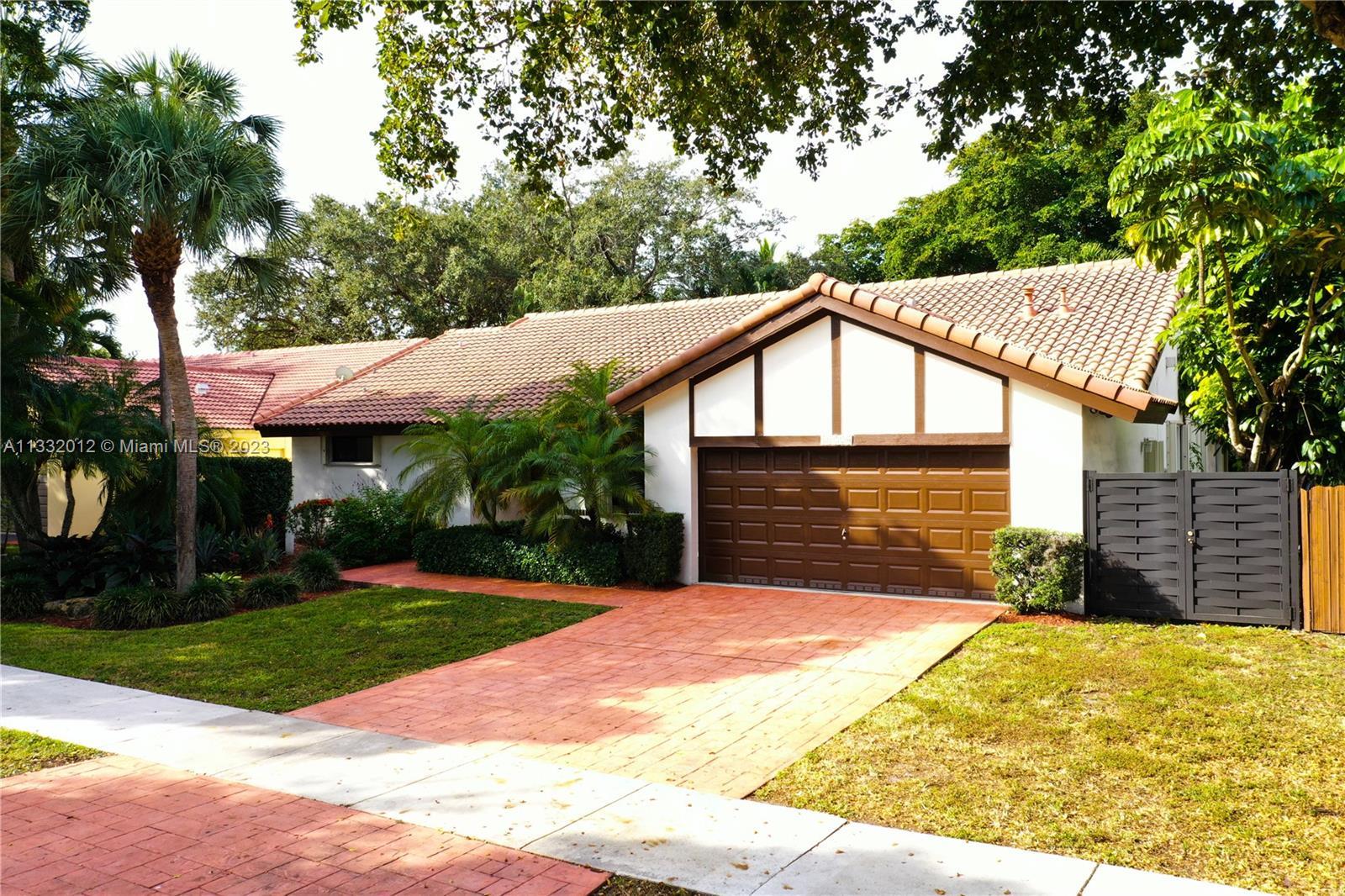 Photo of 14720 Glencairn Rd in Miami Lakes, FL