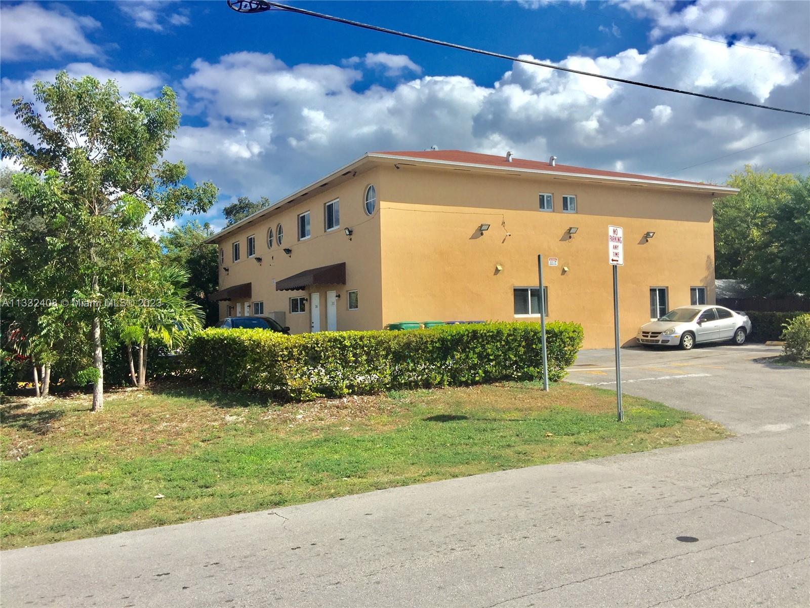 Photo of 16585 NE 3 Ave in Miami, FL