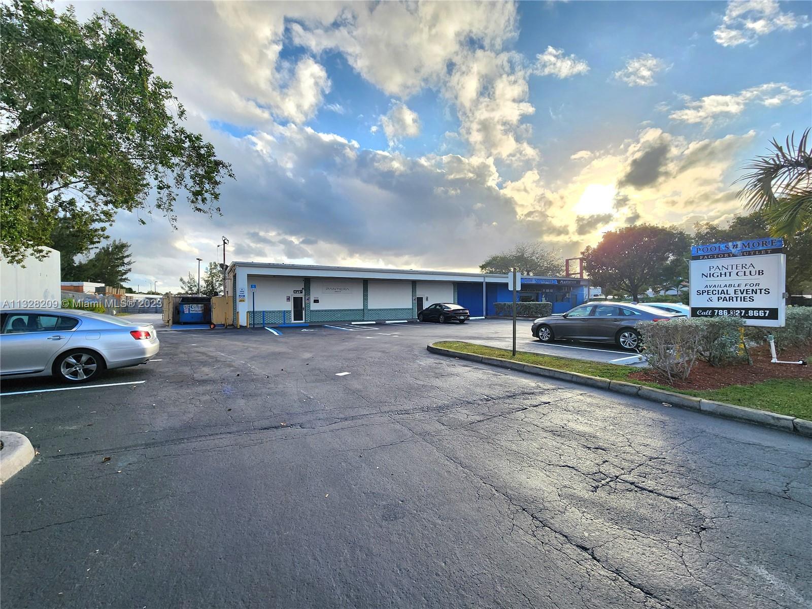 Photo of 4400 Peters Rd in Plantation, FL