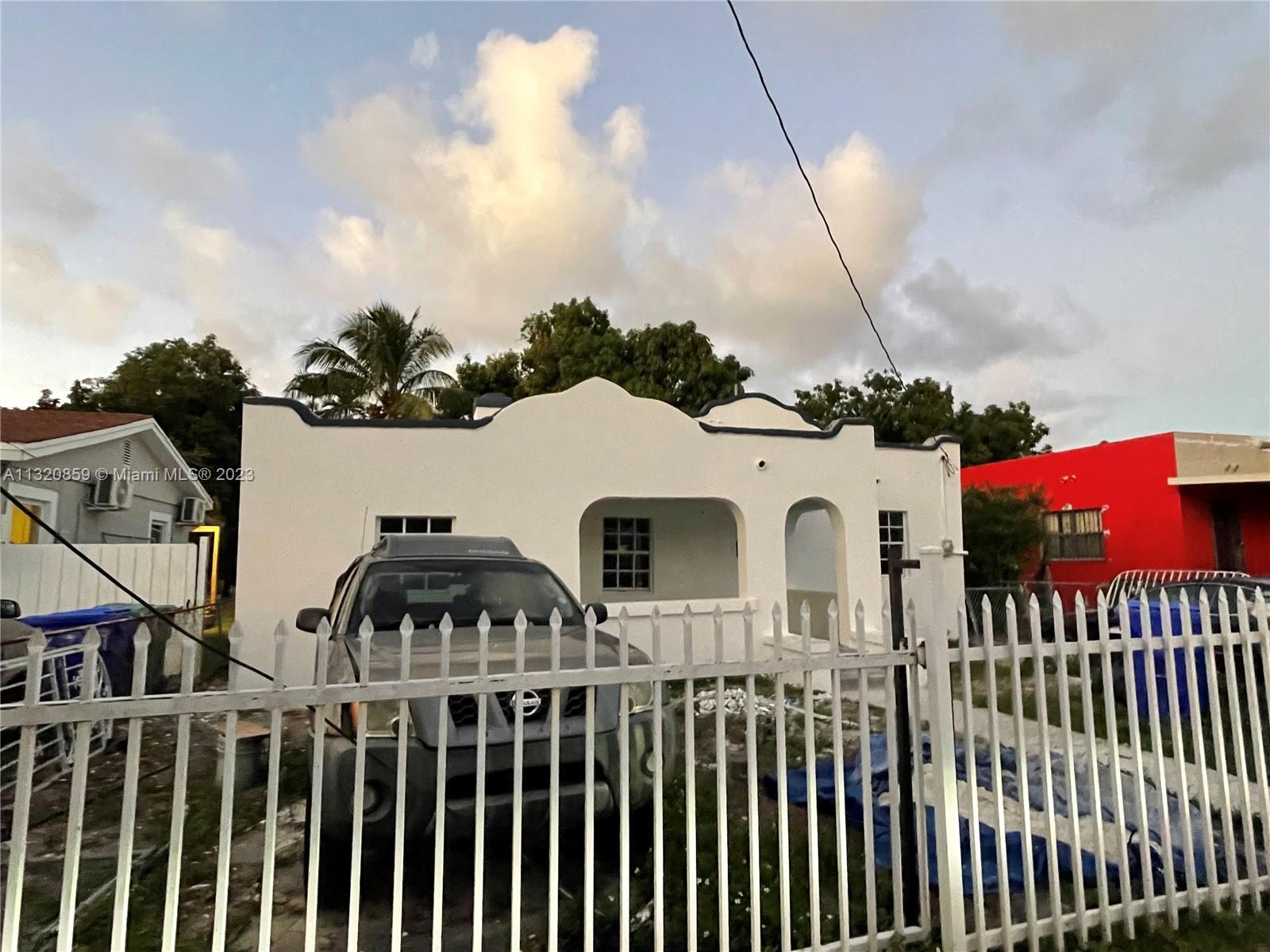 Photo of 1237 NW 27th St in Miami, FL