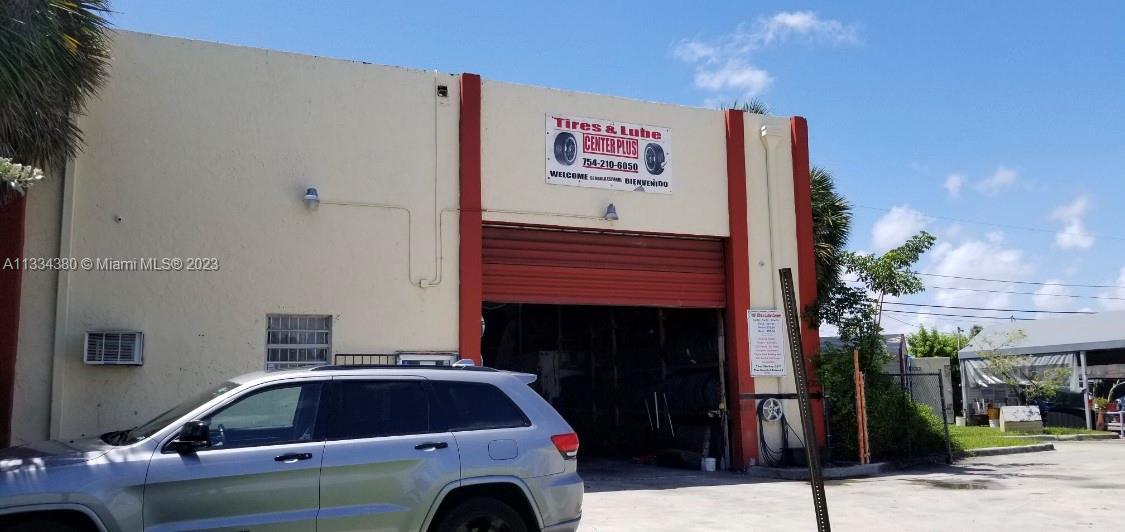 Photo of 5500 Pembroke Rd in Hollywood, FL