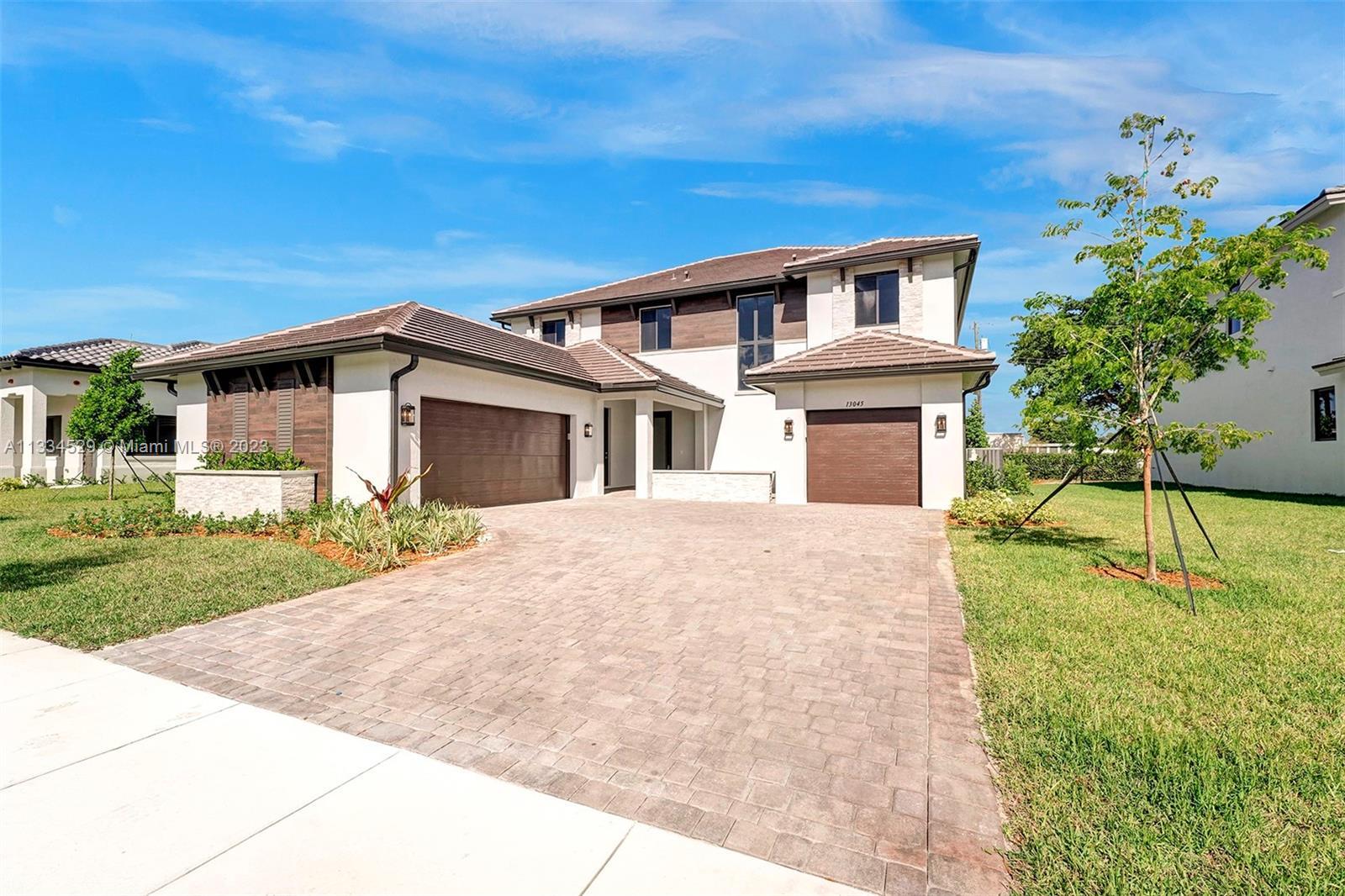 Photo of 13045 Addilyn Ct in Davie, FL