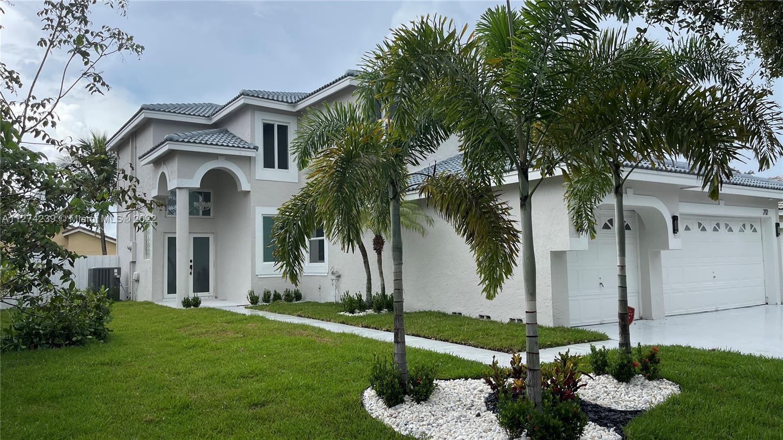 Photo of 212 SW 179th Ave in Pembroke Pines, FL