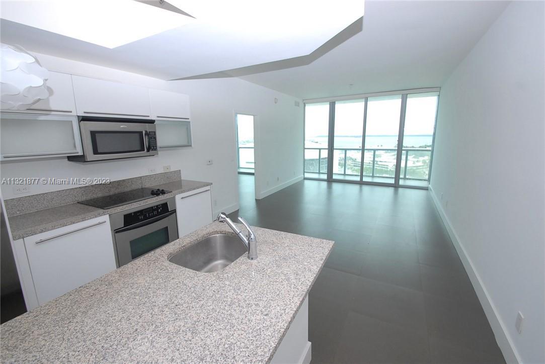 Gorgeous views of the bay from this spacious 2 bedroom unit In the full service building Marina Blue