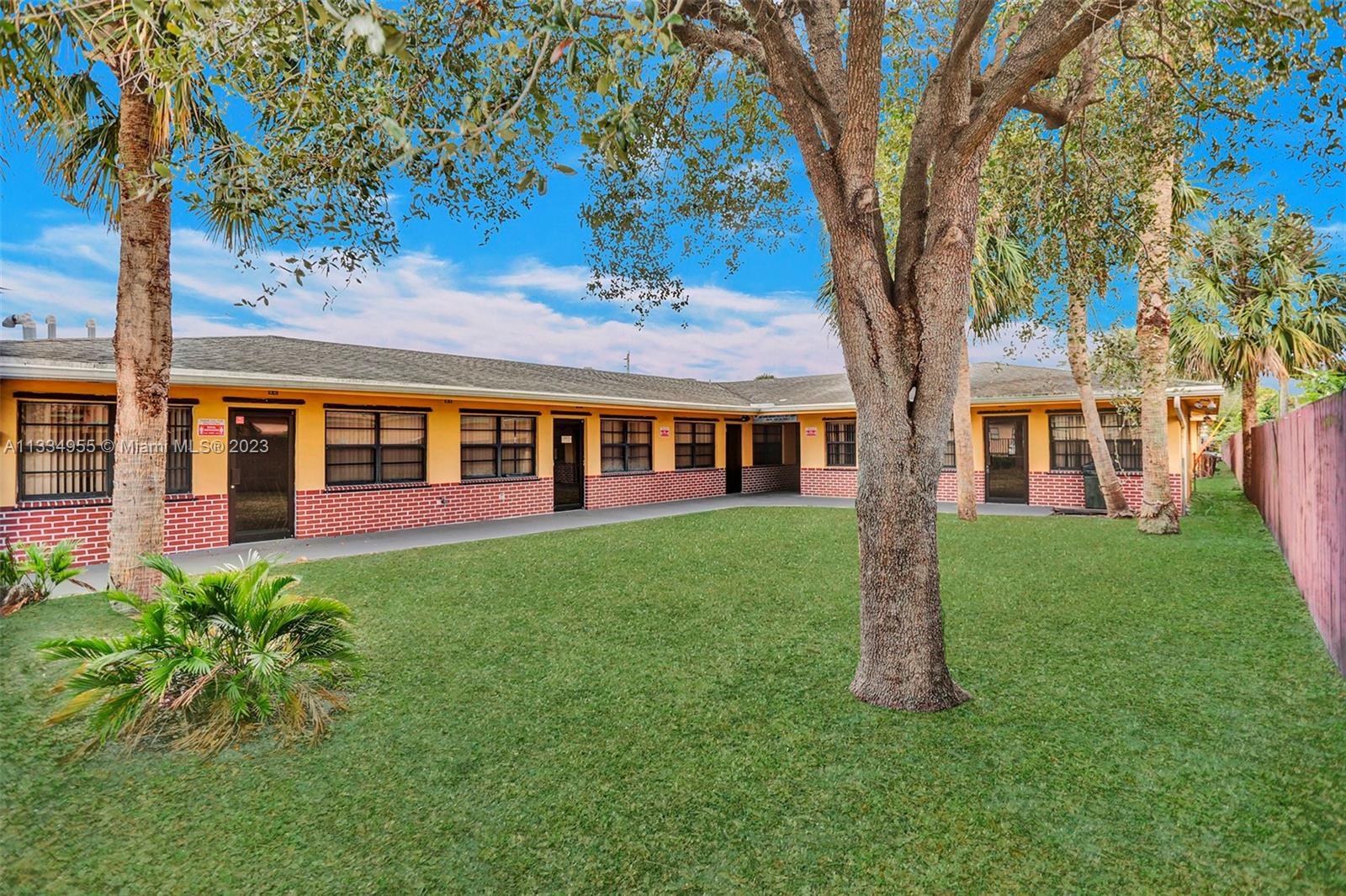 Photo of 1731 Alcazar Dr in Miramar, FL