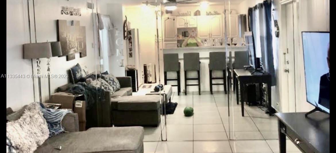 Photo of 1755 Venice Ln #10W in North Miami, FL