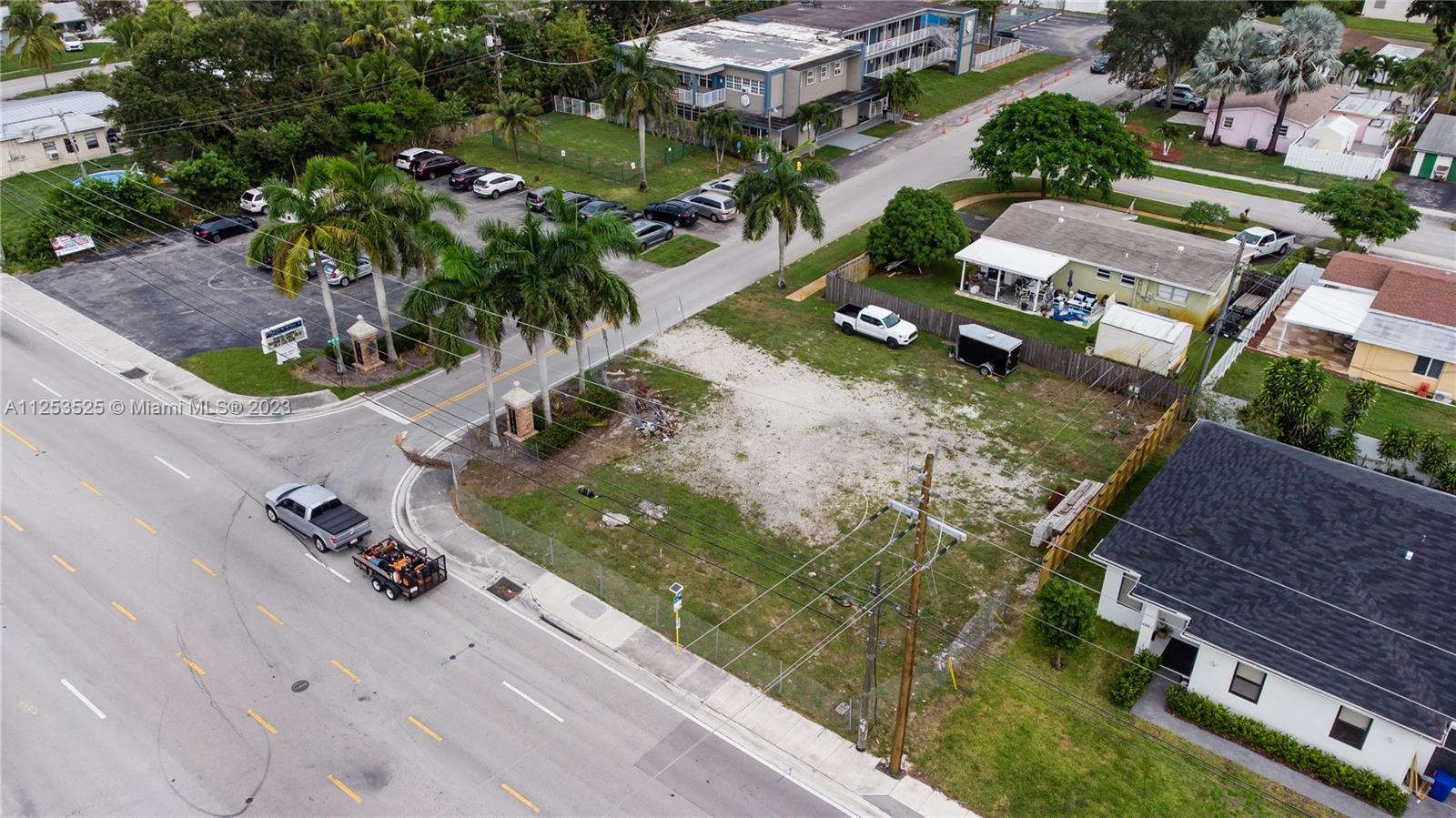 Photo of 4861 Peters Rd in Plantation, FL