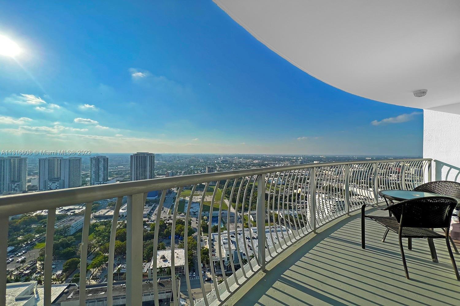 Opera Tower is located in one of Miami's most sought after locations, Edgewater. Enjoy amazing water