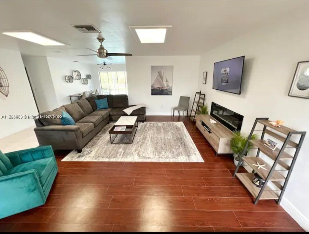 Photo of 8001 NW 21st St in Sunrise, FL