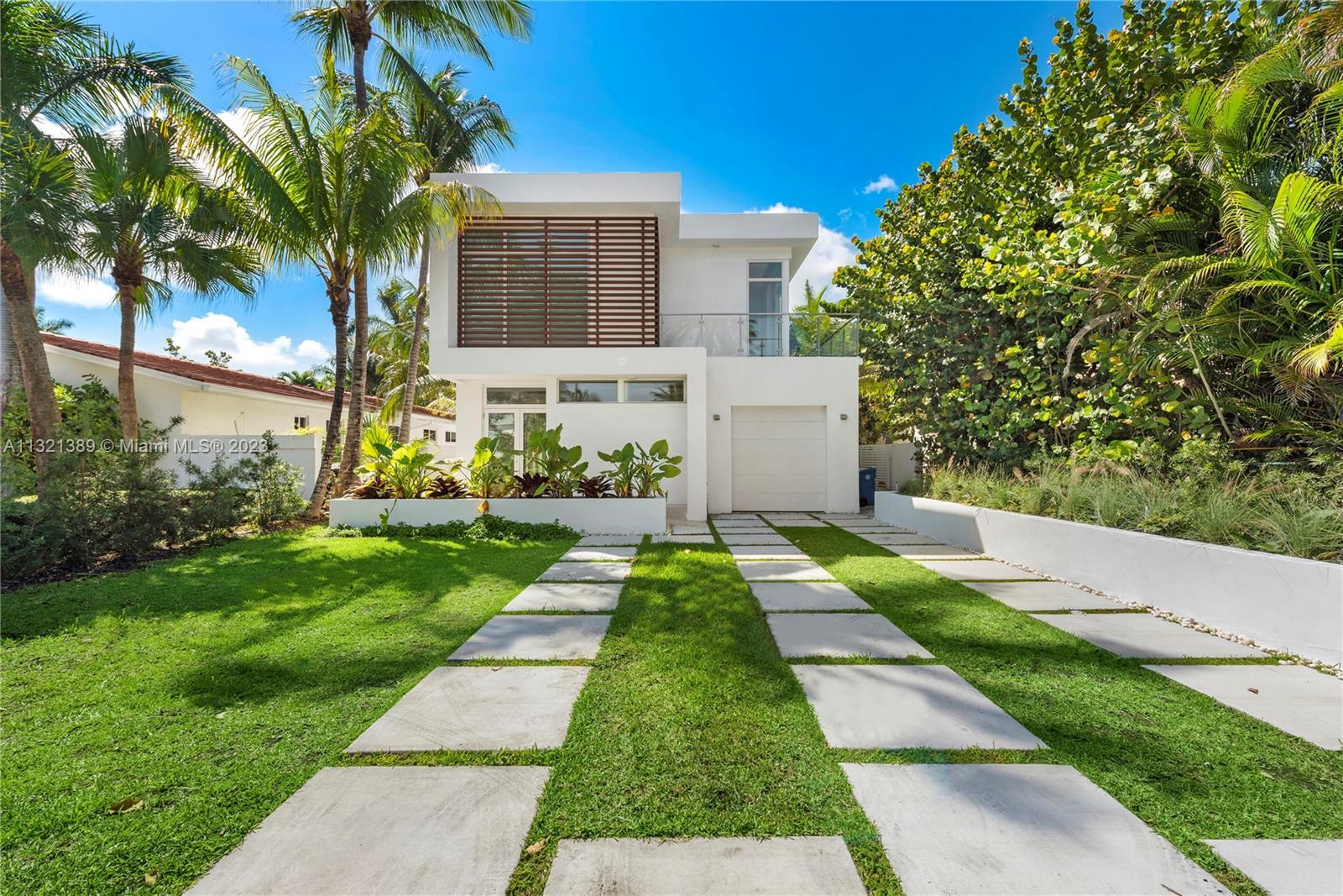 Photo of 288 Ocean Blvd in Golden Beach, FL