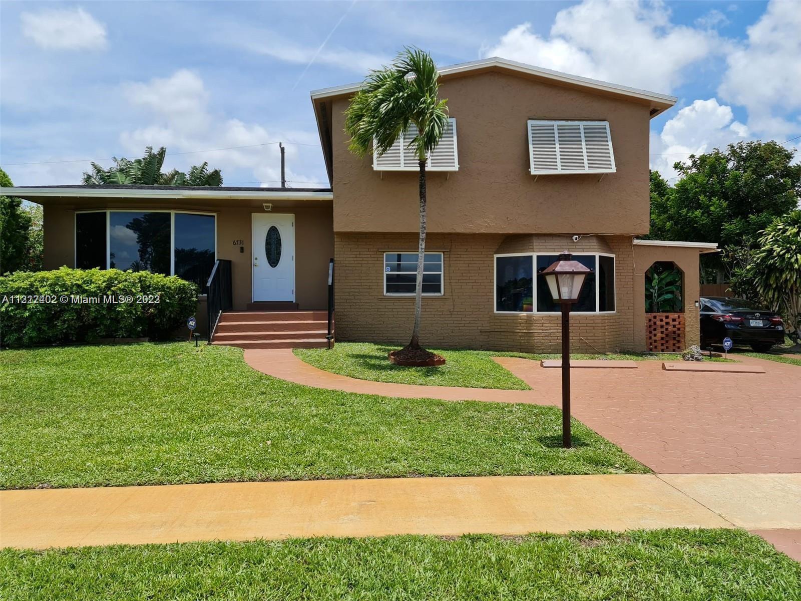 Photo of 6731 SW 6th St in Pembroke Pines, FL