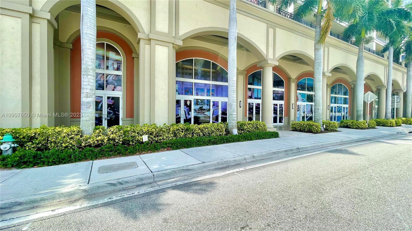 Photo of 550 Okeechobee Blvd in West Palm Beach, FL
