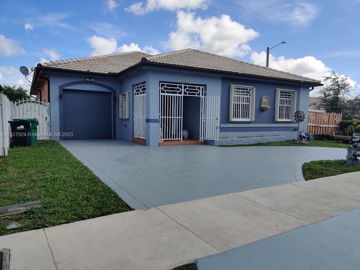 Photo of 14929 NW 92nd Ave in Miami Lakes, FL