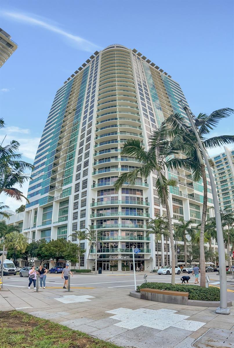 2Bed/2Bath condo with an open balcony bringing natural light to all the spaces, and a spectacular vi
