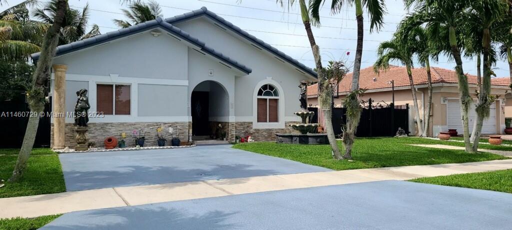 Photo of 1302 SE 7th Ct in Homestead, FL