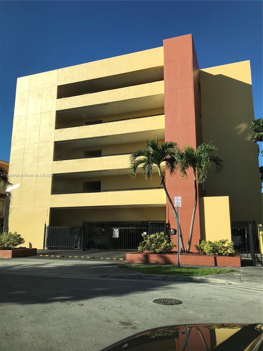 Photo of 2727 NW 17th Ter #504 in Miami, FL