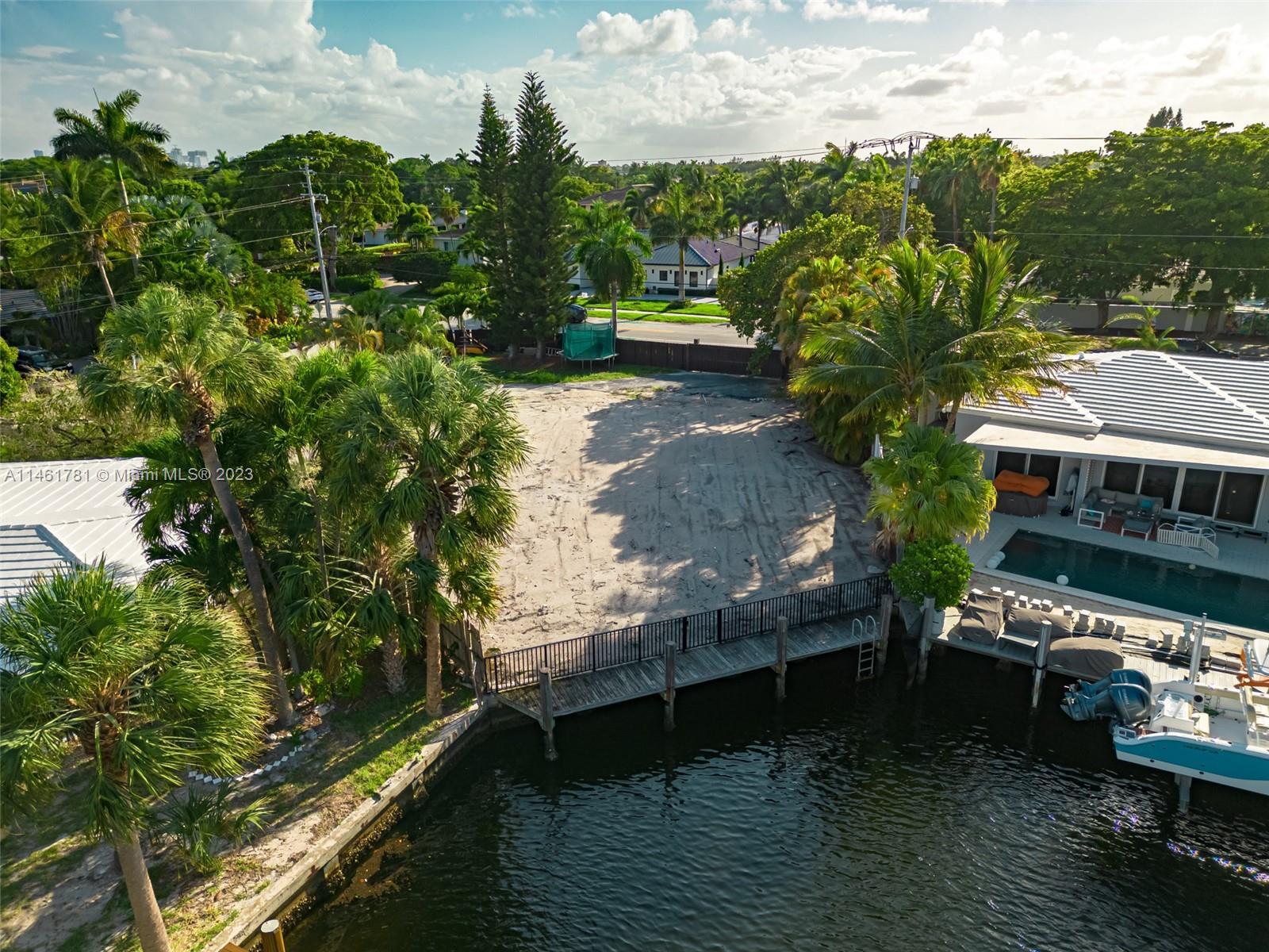 Photo of 2524 Bayview Dr in Fort Lauderdale, FL