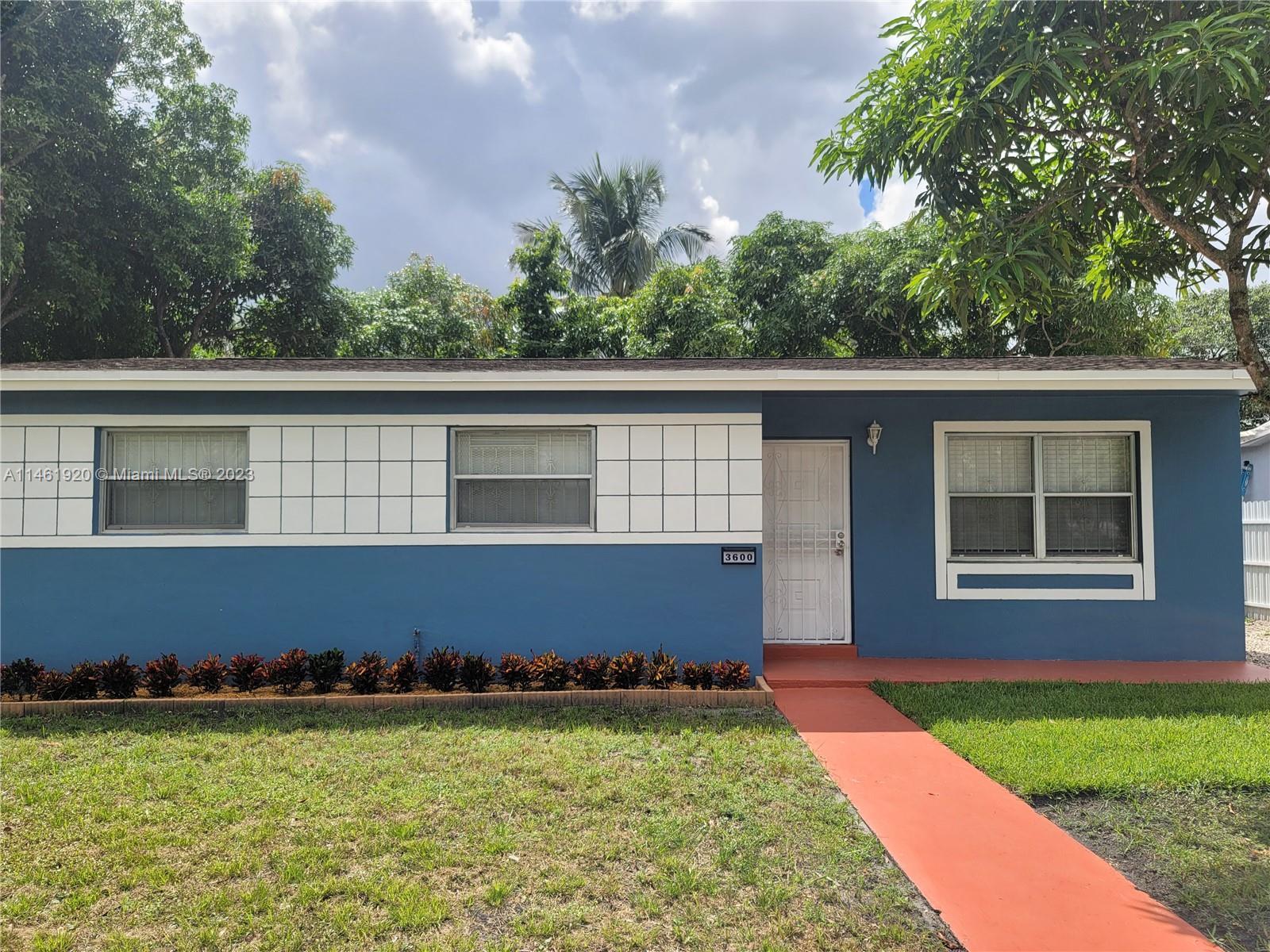 Photo of 3600 NW 211th St in Miami Gardens, FL