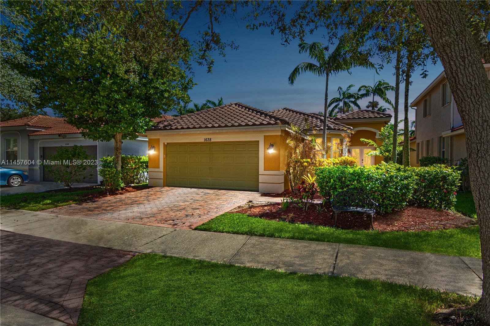 Photo of 1638 Winterberry Ln in Weston, FL