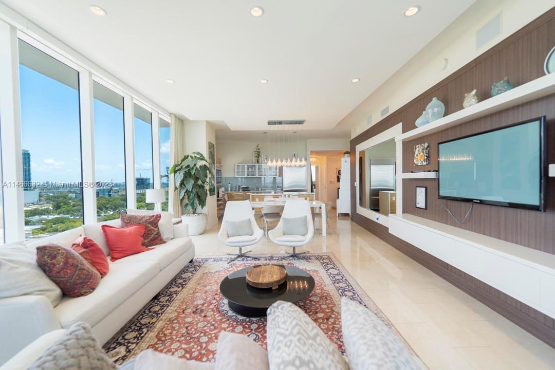 Photo of 2020 N Bayshore Dr #1610 in Miami, FL