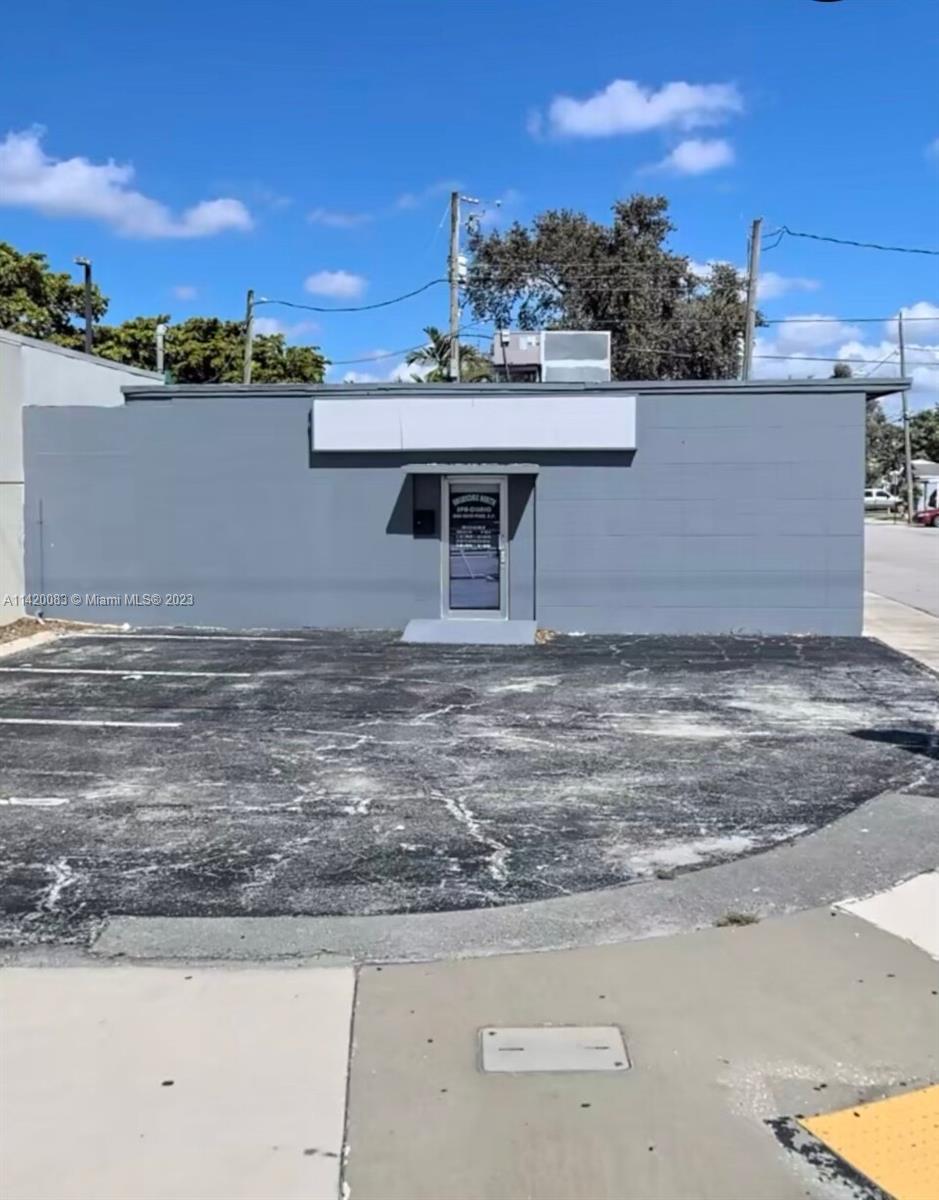 Photo of 213 E Hallandale Beach Blvd in Hallandale Beach, FL