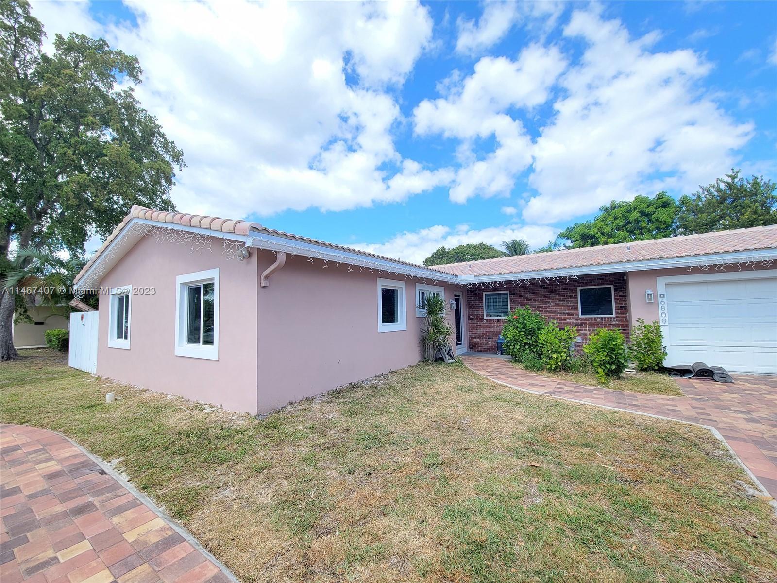 Photo of 6809 Merion Ct in North Lauderdale, FL
