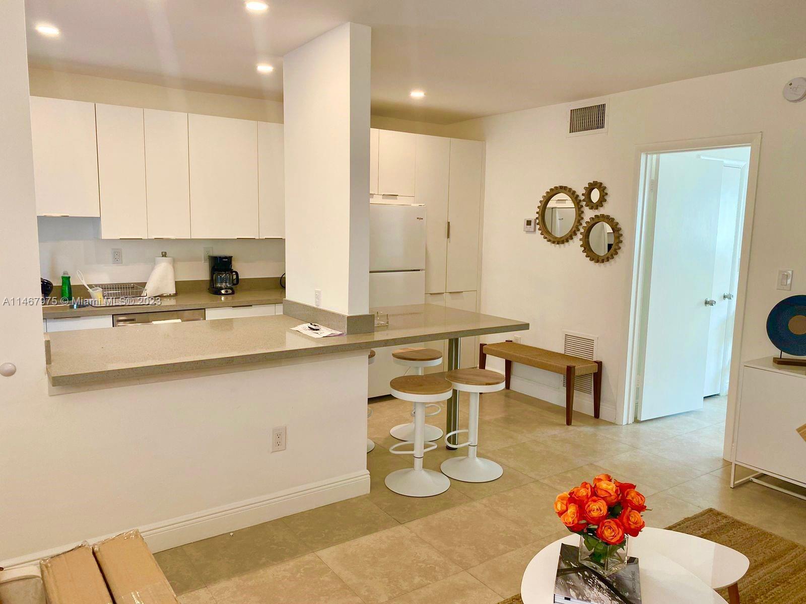 Photo of 100 Sunrise Dr #24 in Key Biscayne, FL