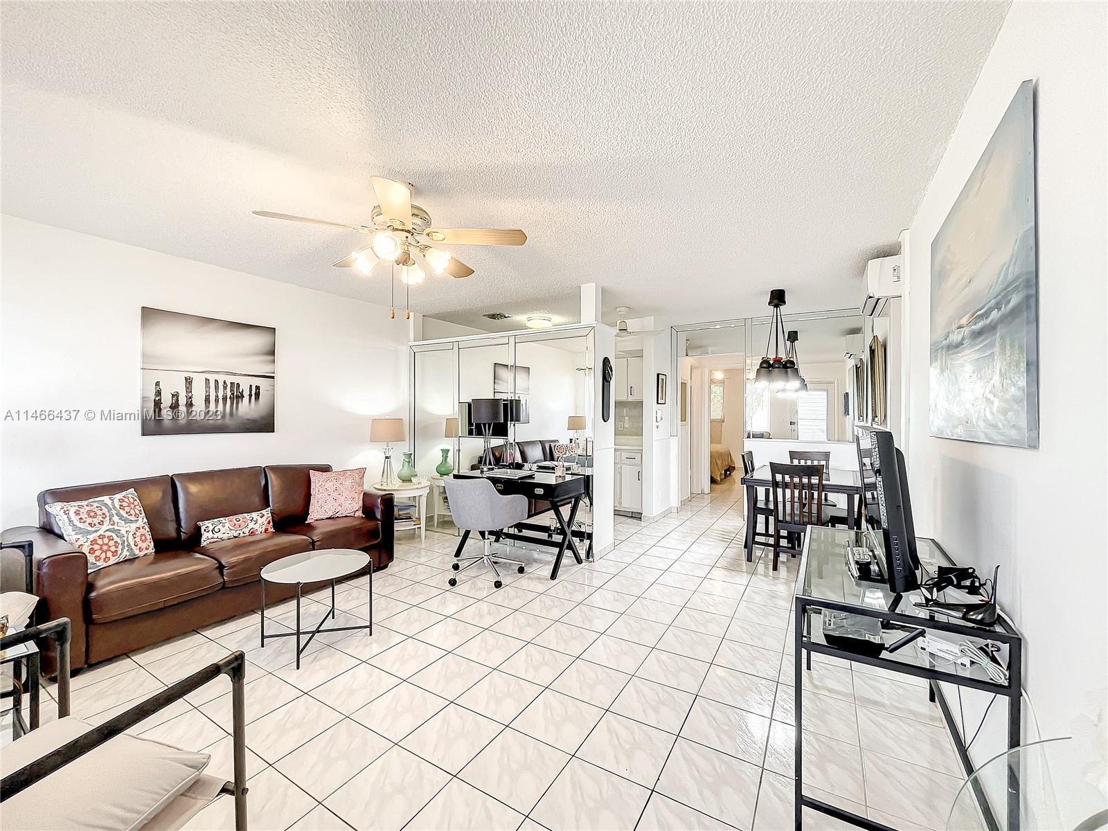 Photo of 815 SW 10th Ter #18V in Hallandale Beach, FL