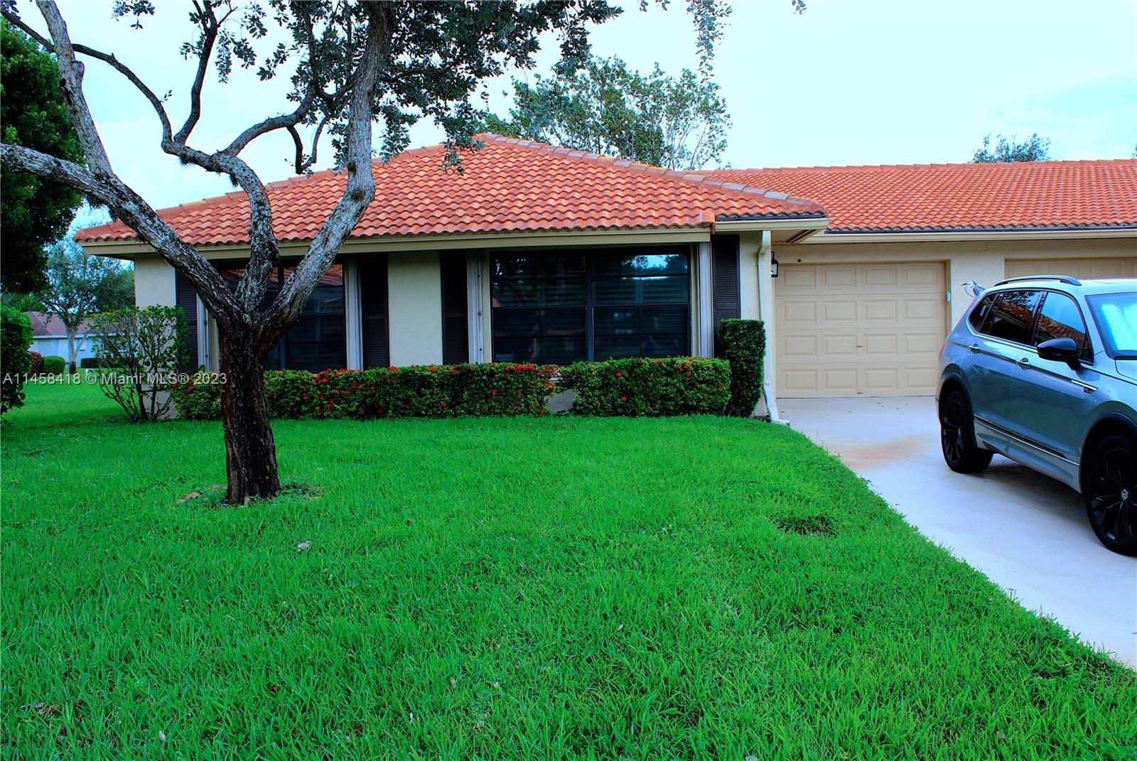 Absolutely Gorgeous Villa- Boynton Beach- 55+ Gated Community.  This property in Bent tree Villas We