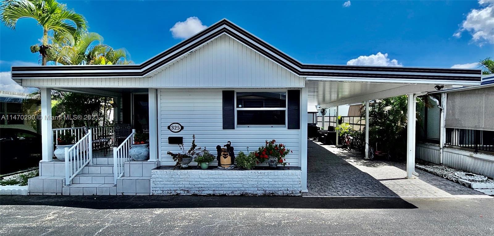 Photo of 325 Lone Pine Ln in Hallandale Beach, FL