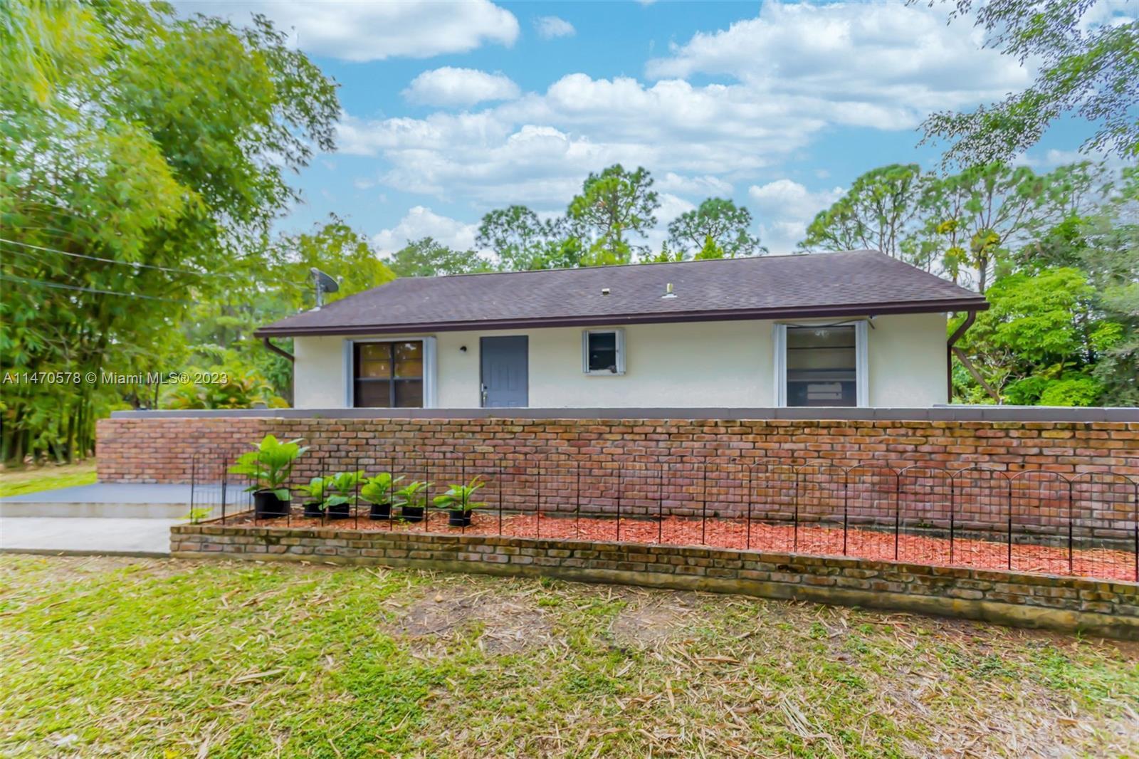 Photo of 17830 N 41st Rd N in Loxahatchee, FL