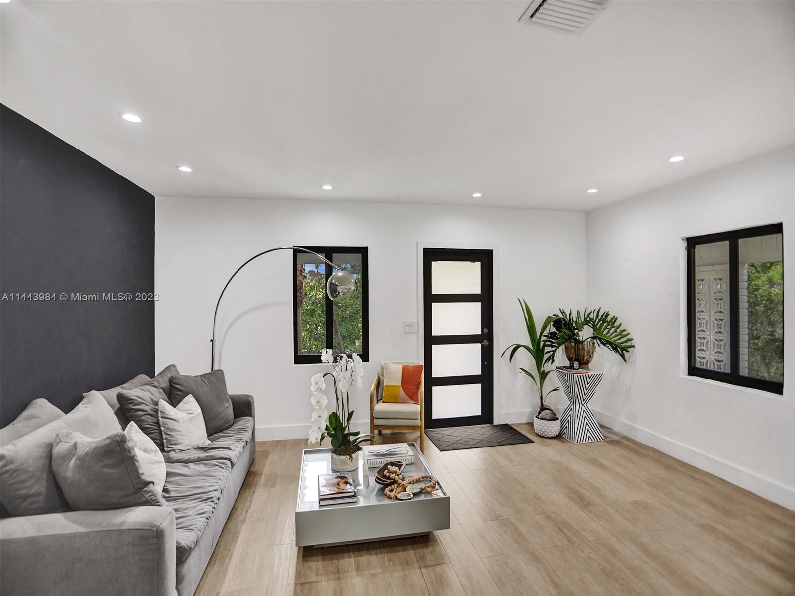 Photo of 6351 SW 42nd Ter in South Miami, FL